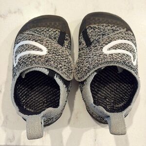 Nike Swoosh 1 Size 5